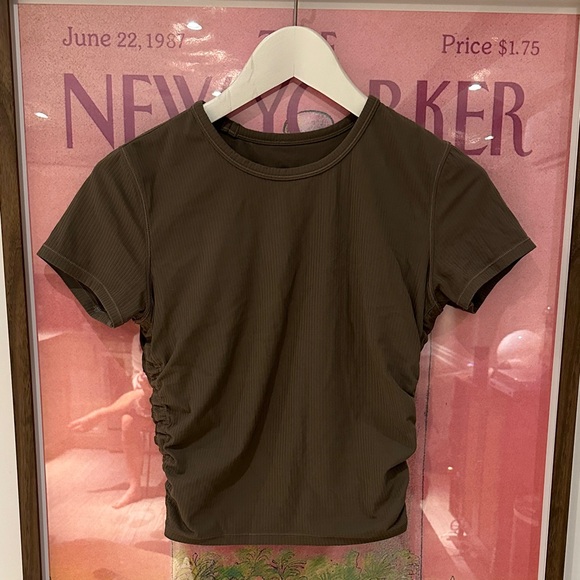 LULULEMON RUCHED TEE - Picture 1 of 3